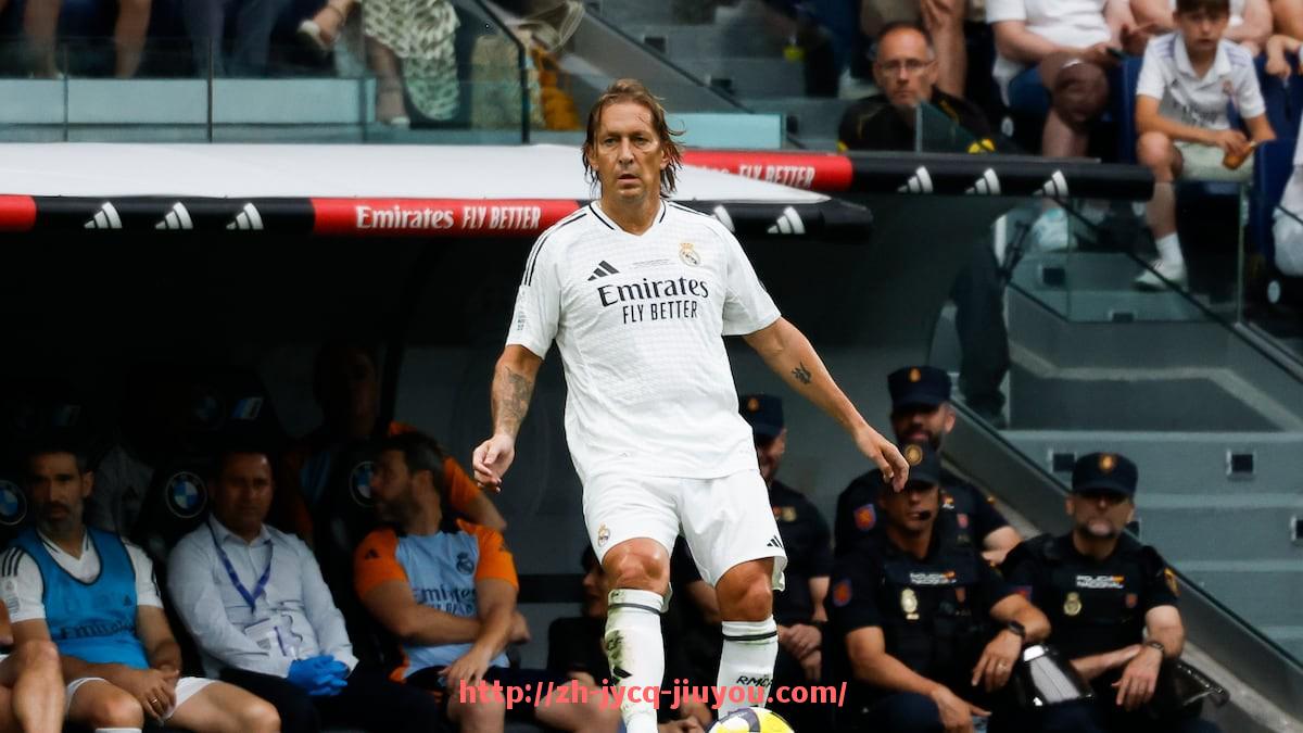 九游jiuyou-世俱杯比赛射门角度变化统计:射门趋势对比赛策略的反向影响